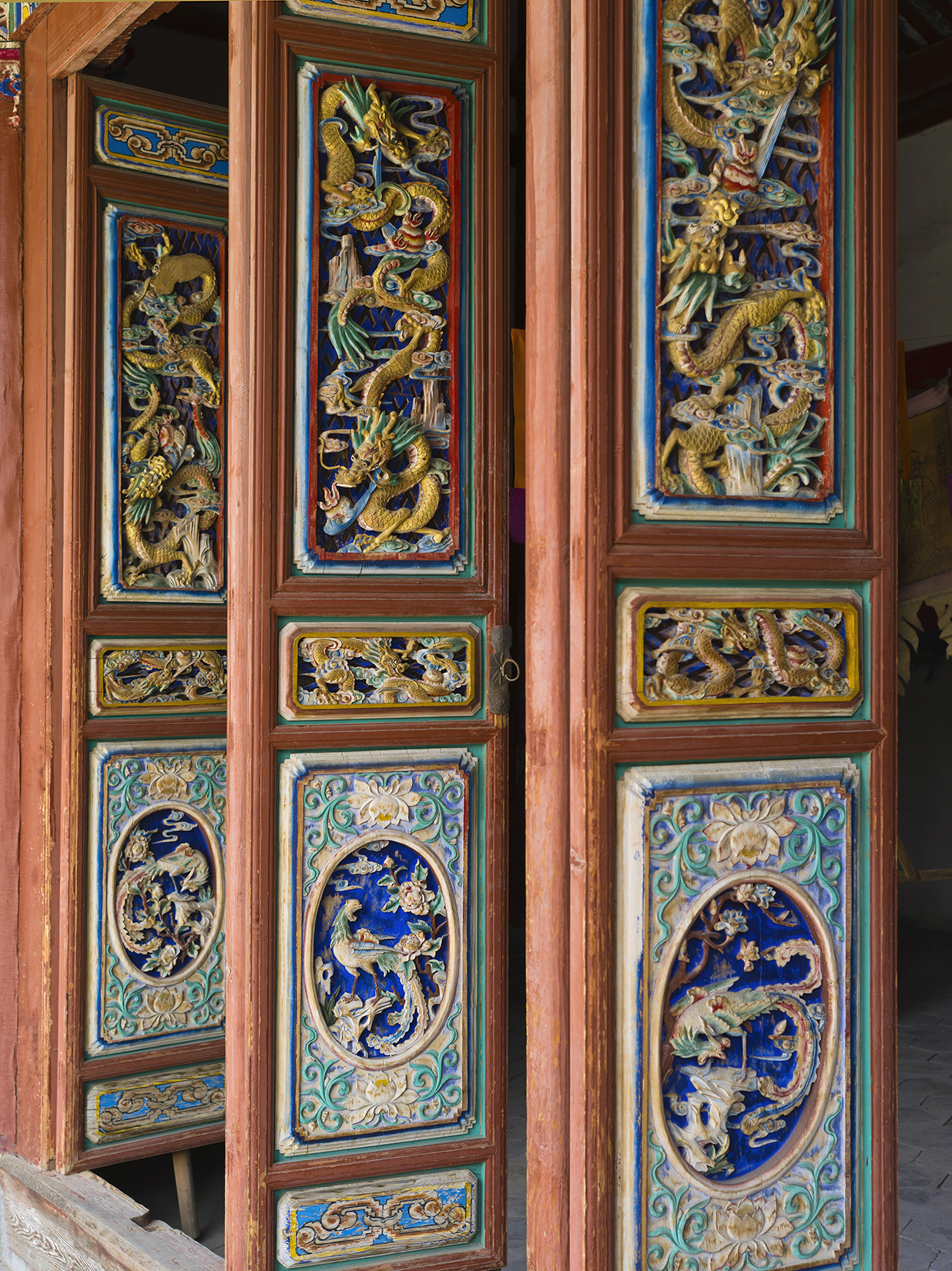 Doors. Temple of Communal God. Bai Nation. Yunnan. China.